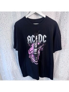 AC/DC Black Flame Guitar Band Tee – XL